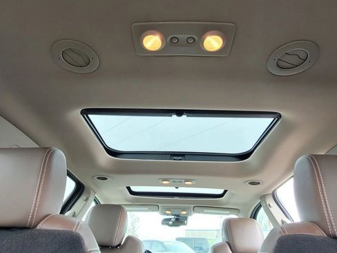 Used 2016 GMC Acadia SLT w/ Open Road Package image 2