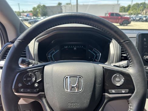 Used 2024 Honda Odyssey Touring image 17