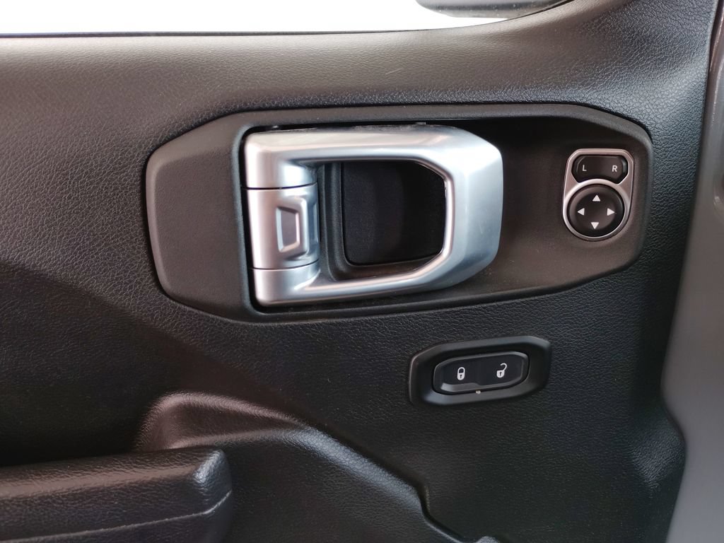 Used 2023 Jeep Wrangler Unlimited AWD/4WD image 22