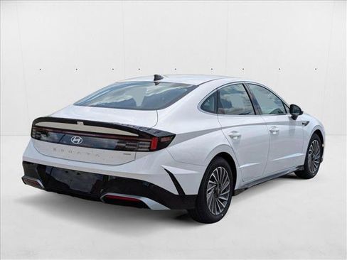 New 2025 Hyundai Sonata SEL image 2