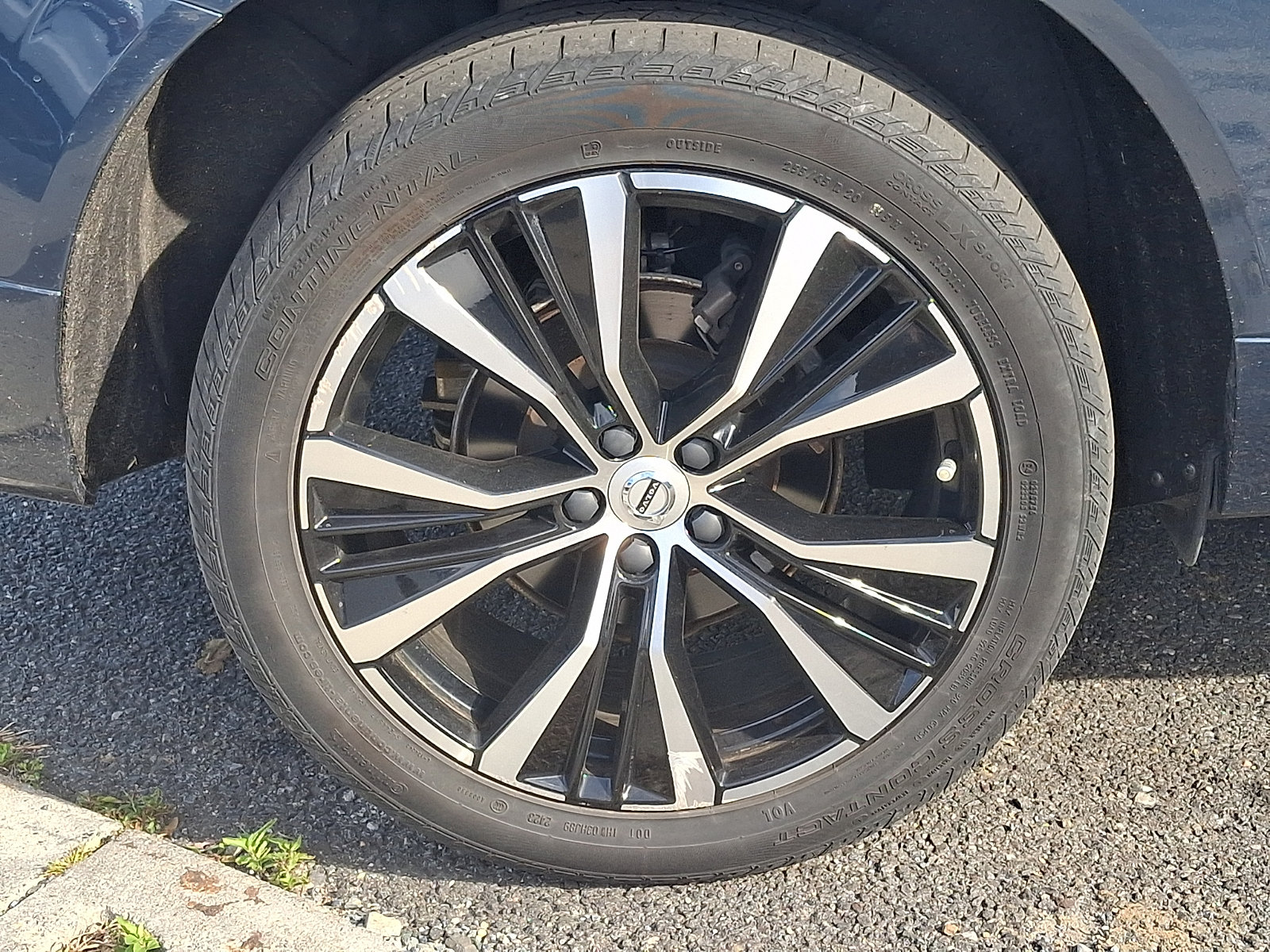 Certified 2024 Volvo XC60 B5 Plus w/ Climate Package AWD/4WD image 8