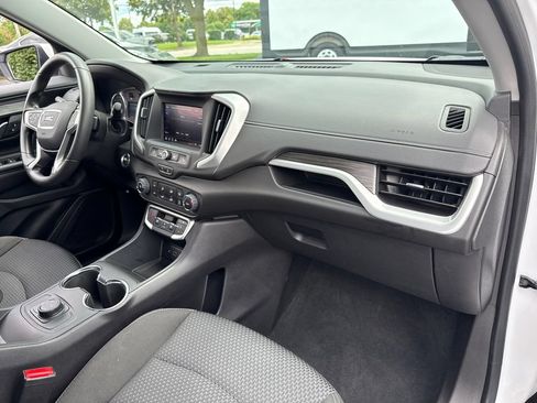 Used 2024 GMC Terrain SLE FWD image 36