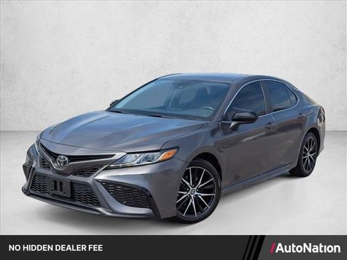 Used 2023 Toyota Camry SE FWD image 1