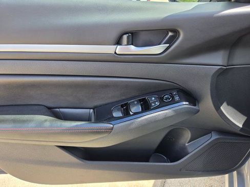Certified 2024 Nissan Altima 2.5 SR FWD image 16