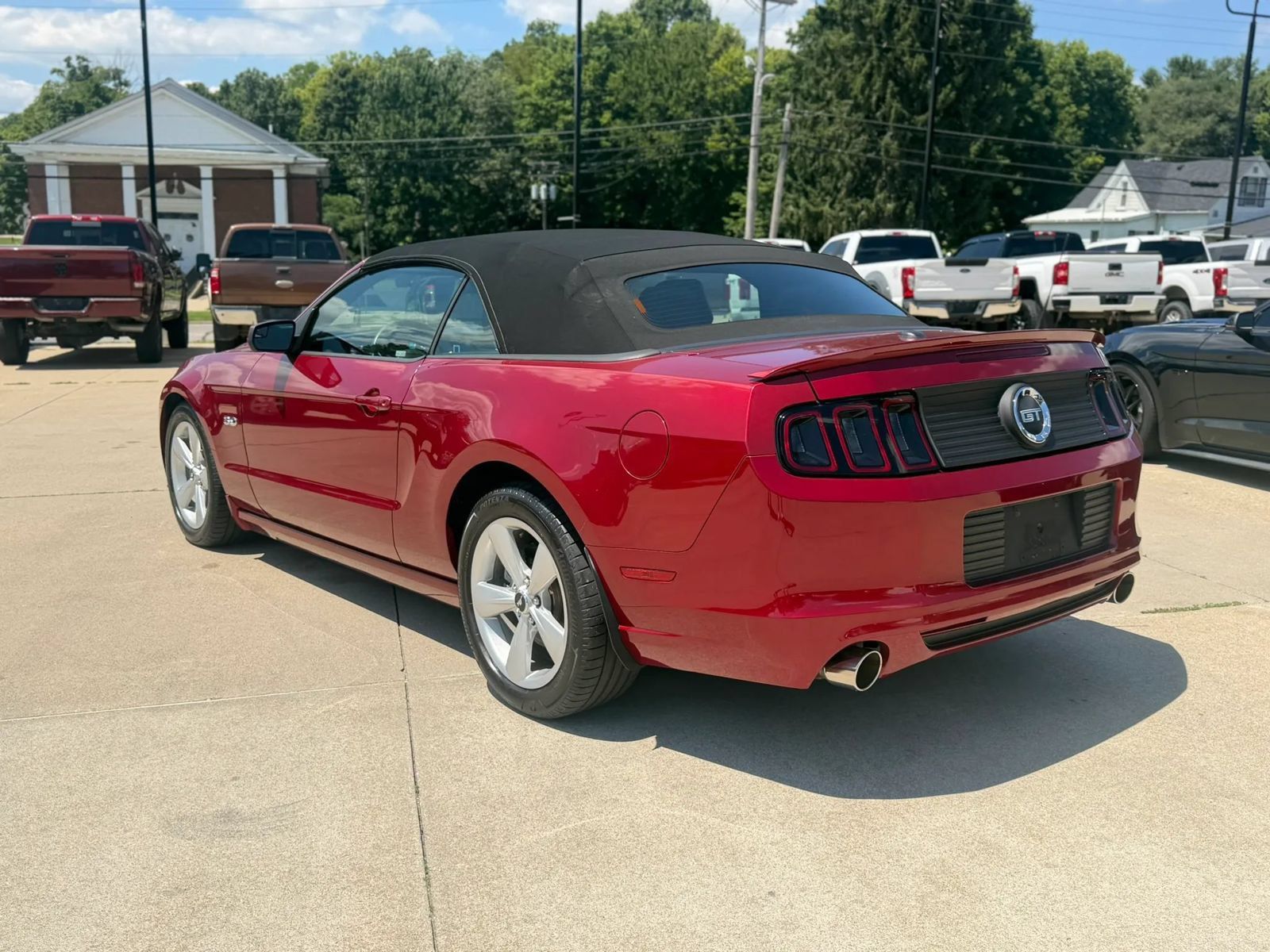 Used 2014 Ford Mustang GT Premium w/ Comfort Package RWD image 3
