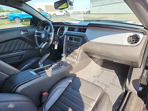 Used 2011 Ford Mustang GT Premium w/ Security Pkg RWD image 24