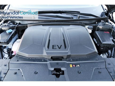 Certified 2025 Hyundai Ioniq 5 SEL RWD image 33