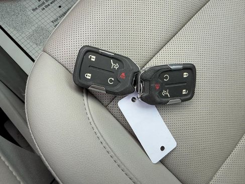 Used 2023 GMC Acadia SLT w/ Technology Package FWD image 24