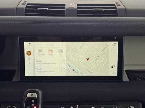 Used 2023 Land Rover Defender 110 image 24