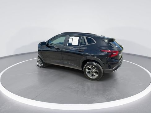 Used 2025 Chevrolet Trax LT w/ Driver Confidence Package FWD image 6