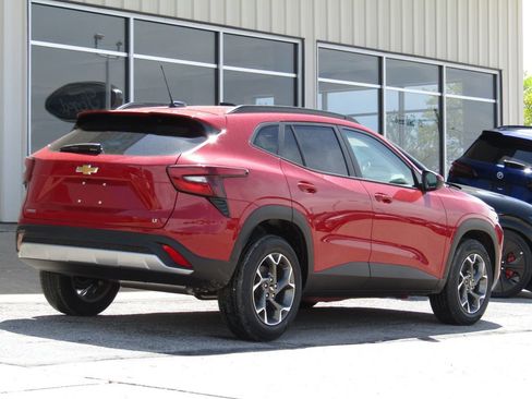 New 2026 Chevrolet Trax LT FWD image 3