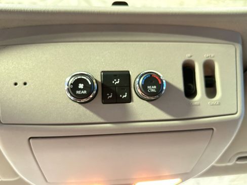 Used 2015 Nissan Armada SL w/ Moonroof Package image 24