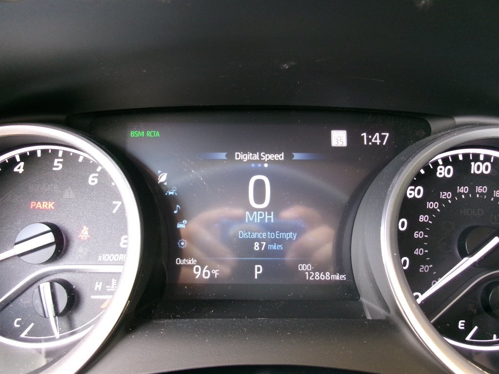 Used 2024 Toyota Camry XLE FWD image 40