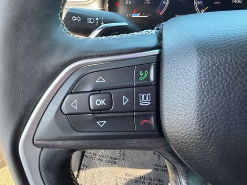 Used 2024 Jeep Grand Cherokee Limited w/ Black Appearance Package RWD image 23