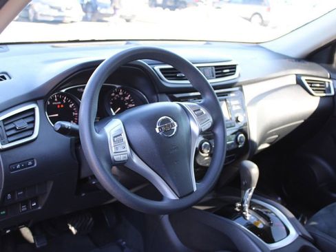 Used 2015 Nissan Rogue S image 16