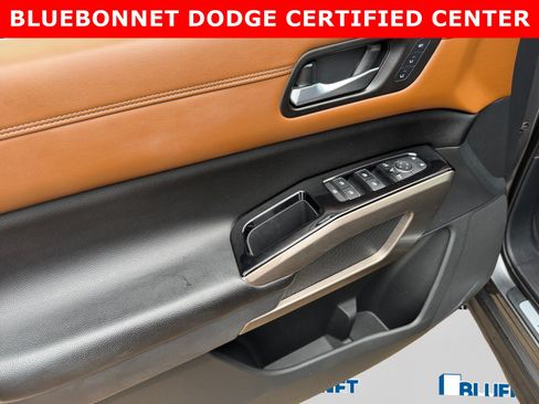Used 2022 Nissan Pathfinder Platinum w/ Cargo Package FWD image 10