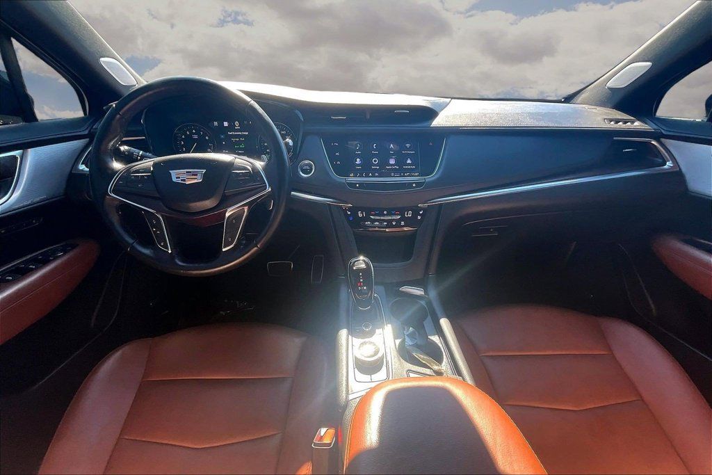 Used 2023 Cadillac XT5 Sportv w/ Technology Package AWD/4WD image 7
