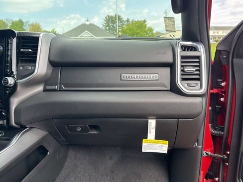 New 2026 RAM 1500 4x4 Crew Cab image 29