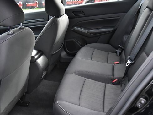 Used 2024 Nissan Altima 2.5 SV image 33