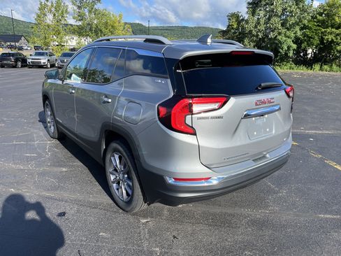 Used 2023 GMC Terrain SLT AWD/4WD image 5