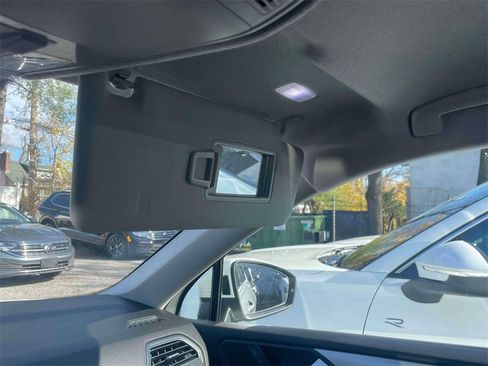 Used 2022 Volkswagen Tiguan S image 31