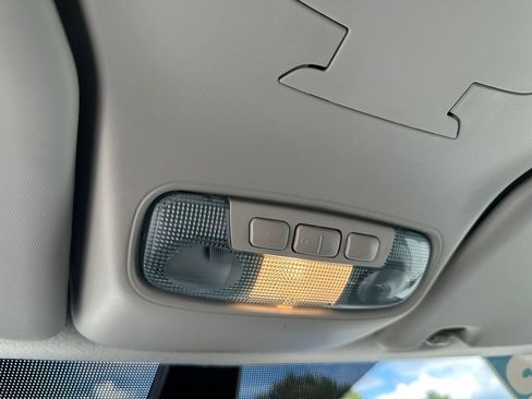 Used 2023 Ford Transit Connect XLT image 22