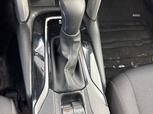 Used 2024 Toyota Corolla Cross LE image 17