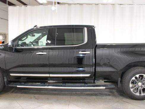 Used 2025 Chevrolet Silverado 1500 High Country AWD/4WD image 6