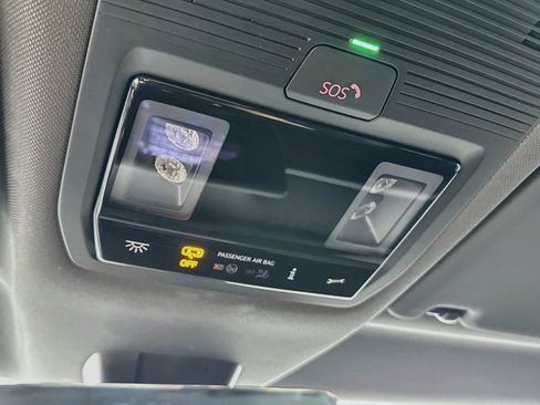 Used 2025 Volkswagen ID. Buzz Pro S RWD image 28