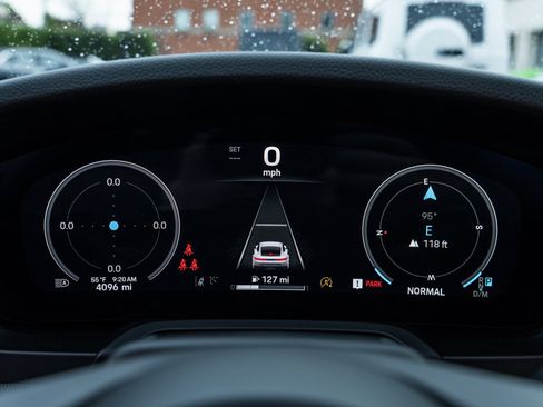 Used 2025 Porsche 911 Carrera image 28