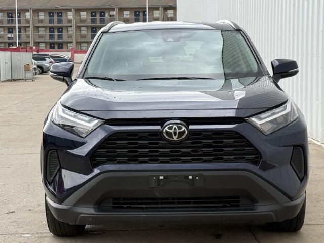 Used 2025 Toyota RAV4 XLE AWD/4WD image 8