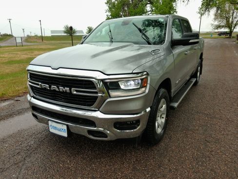 Used 2019 RAM 1500 Big Horn AWD/4WD image 3