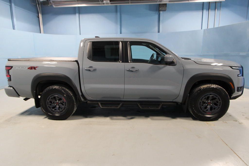 Used 2025 Nissan Frontier PRO-4X AWD/4WD image 30