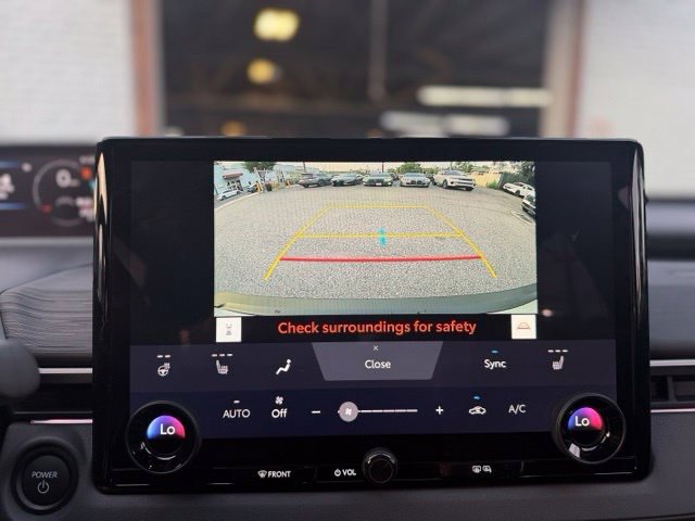 Used 2026 Toyota C-HR AWD/4WD image 16