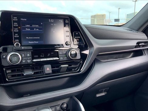 Used 2021 Toyota Highlander XSE FWD image 35