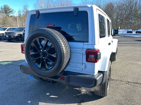 Used 2023 Jeep Wrangler Sahara w/ Cold Weather Group image 6