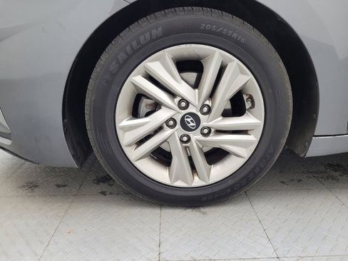 Used 2020 Hyundai Elantra Value Edition FWD image 31