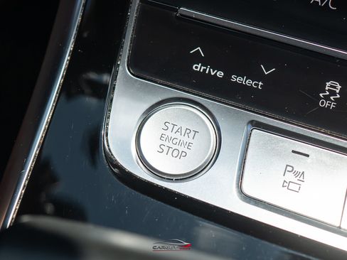 Used 2019 Audi Q8 Prestige AWD/4WD image 35