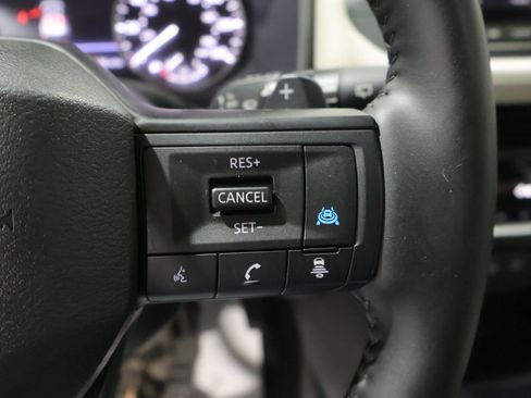 Used 2025 Nissan Rogue SV w/ SV Premium Package AWD/4WD image 37