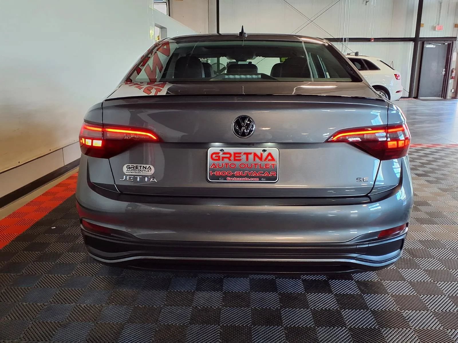 Used 2023 Volkswagen Jetta SE w/ Panoramic Sunroof Package FWD image 6