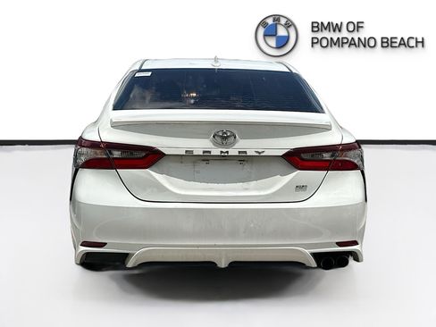 Used 2021 Toyota Camry SE FWD image 4