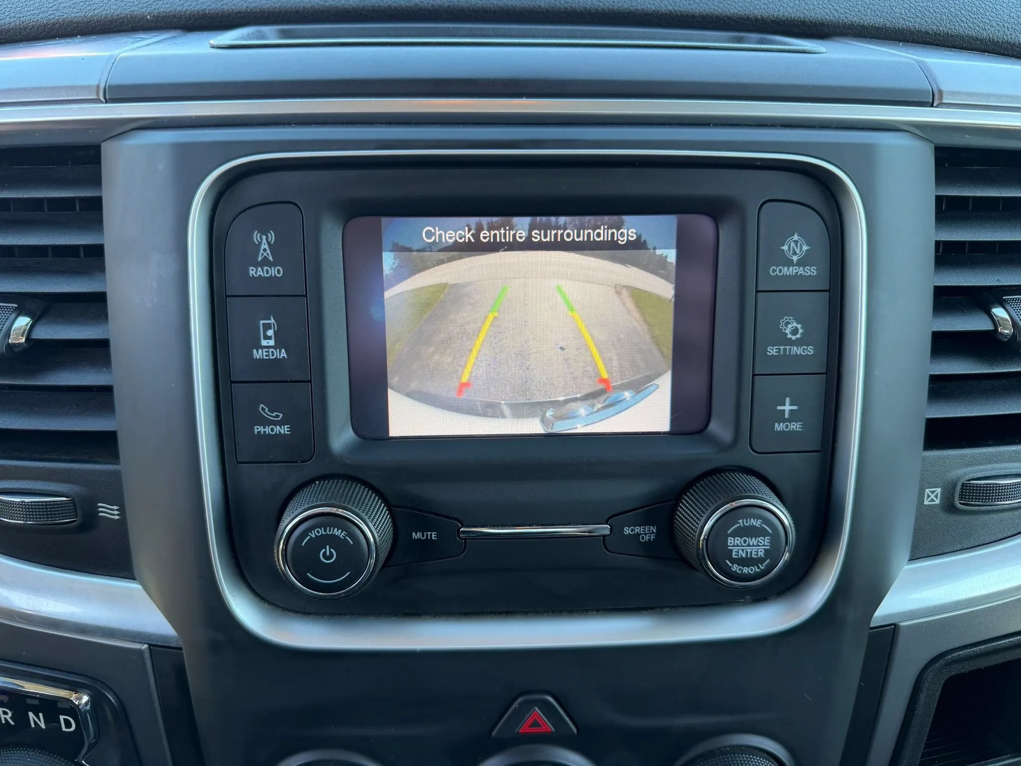 Used 2022 RAM 1500 Classic SLT AWD/4WD image 19