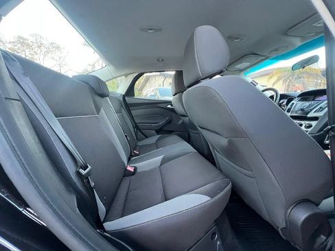 Used 2013 Ford Focus SE FWD image 9