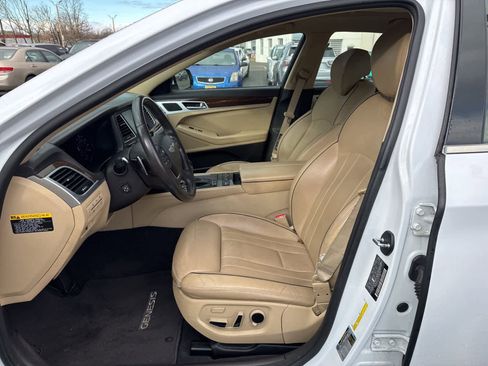 Used 2015 Hyundai Genesis 3.8 w/ Option Group 03 image 12
