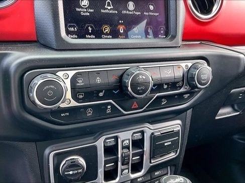 Used 2018 Jeep Wrangler Unlimited Rubicon AWD/4WD image 23