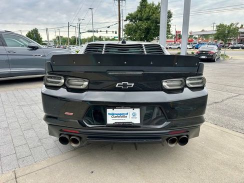 Used 2020 Chevrolet Camaro SS RWD image 5