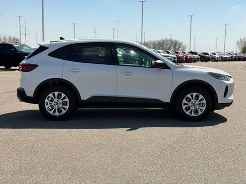 Used 2025 Ford Escape Active AWD/4WD image 5