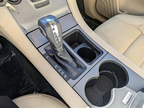 Used 2018 Ford Taurus SEL image 11