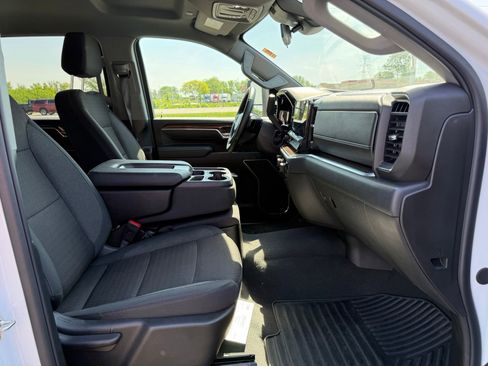 Used 2025 Chevrolet Silverado 2500 LT w/ Convenience Package AWD/4WD image 8