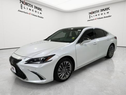 Used 2025 Lexus ES 350 Ultra Luxury w/ Accessory Package (Z2) FWD image 2
